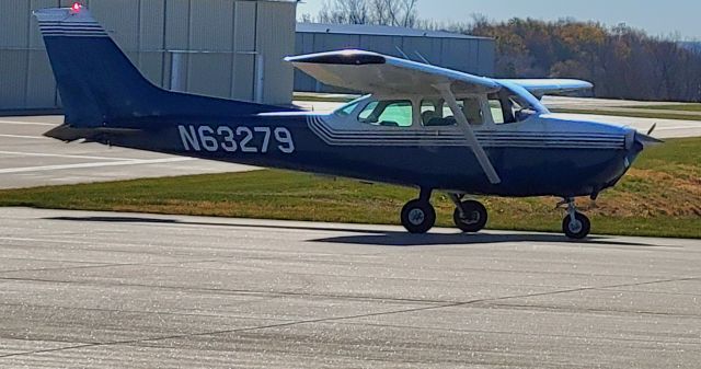 Cessna Skyhawk (N63279) - 11-23-21