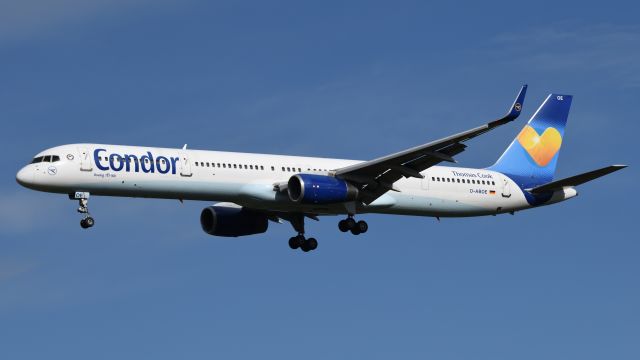 BOEING 757-300 (D-ABOE)