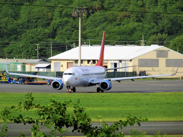 Boeing 737-800 (C-FTJH)