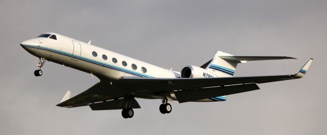 Gulfstream Aerospace Gulfstream V (N780W) - Arrival 30L,  01-05-2016