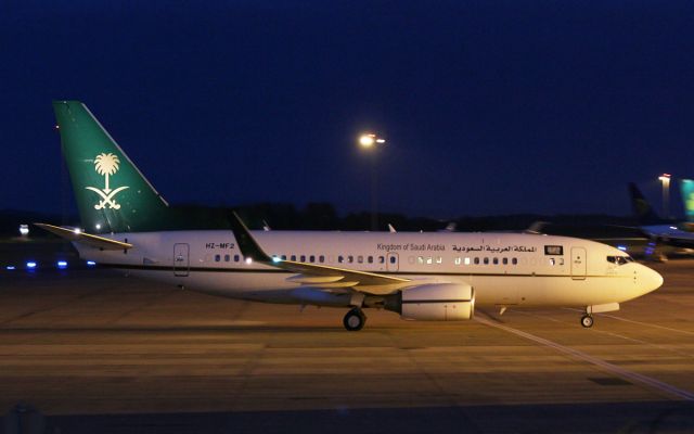 Boeing 737-700 (HZ-MF2) - hz-mf2 b737-7 bbj arriving in shannon 23/5/16.