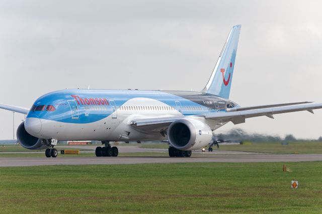 Boeing 787-8 (G-TUIF) - TOM2622 off to Palmabr /br /EOS6D 70-300 f4-5.6L @300mm, 1/500, f6.3, ISO100