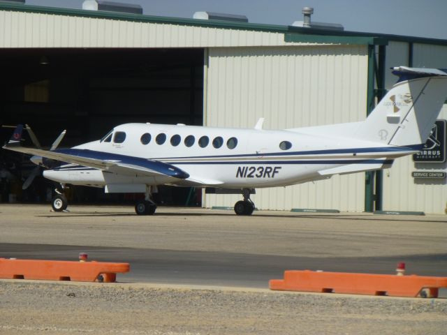 Beechcraft Super King Air 200 (N123RF)