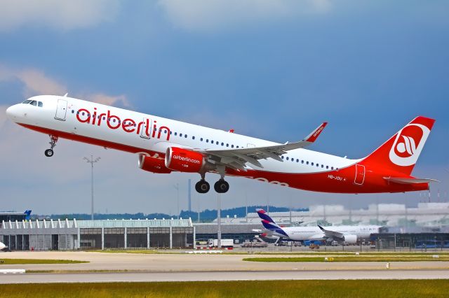 Airbus A321 (HB-JOU)