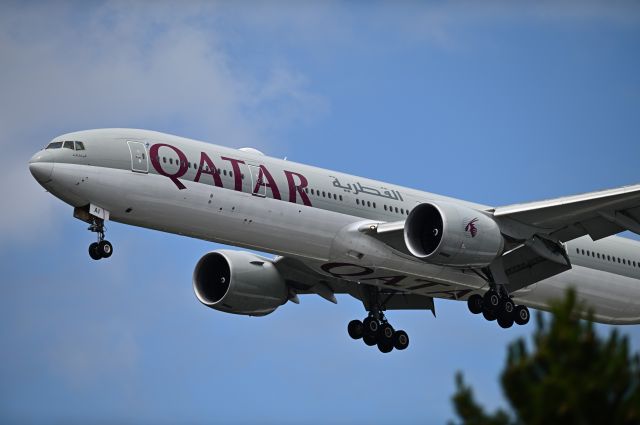 BOEING 777-300ER (A7-BAI)