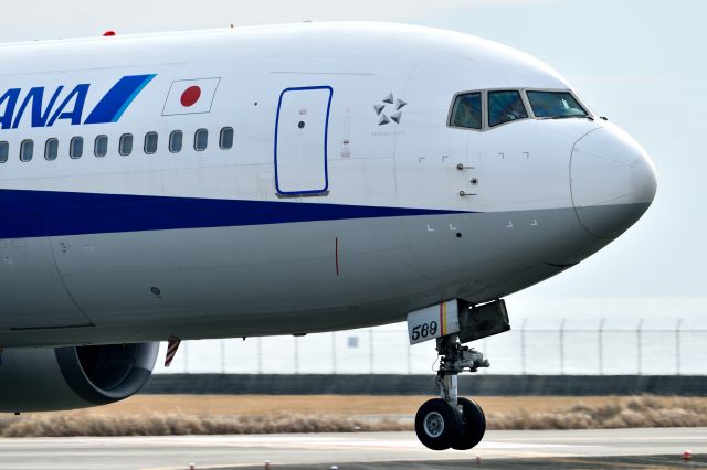 BOEING 767-300 (JA8569)