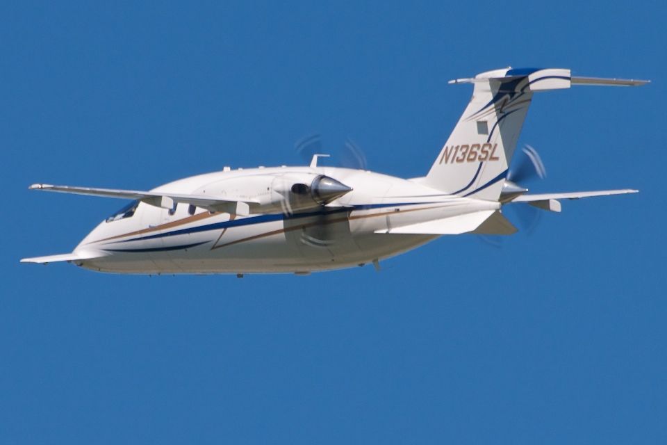 Piaggio P.180 Avanti (N136SL)