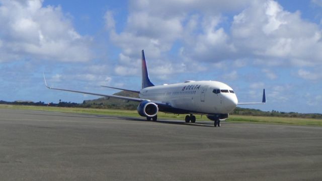 Boeing 737-800 (N3759)