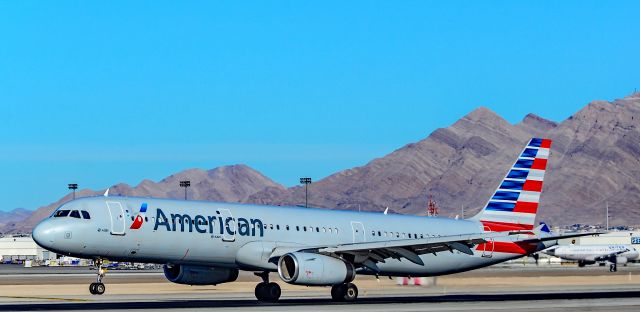 Airbus A321 (N562UW) - N562UW American Airlines 2012 Airbus A321-231 - cn 5332 - Las Vegas - McCarran International (LAS / KLAS)br /USA - Nevada,  January 7, 2018br /Photo: TDelCoro