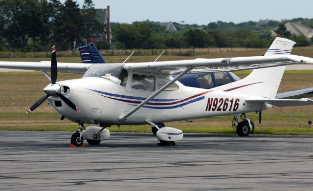 Cessna Skylane (N92616)
