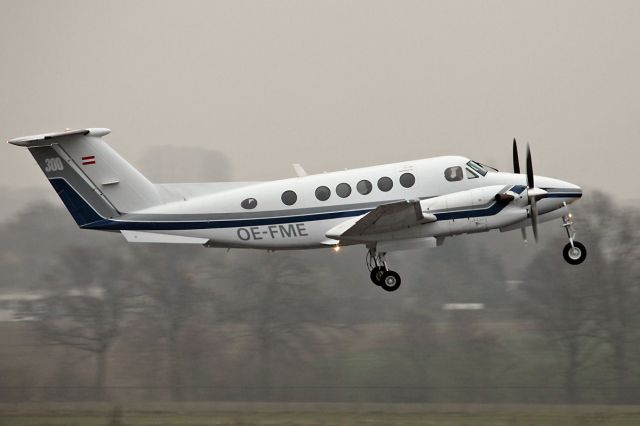 Beechcraft Super King Air 300 (OE-FME)