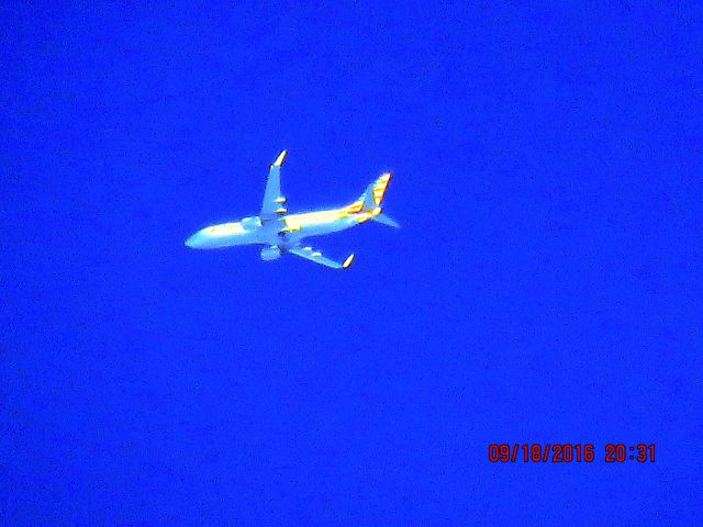 Boeing 737-800 (N943NN)
