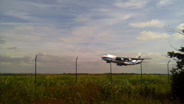 Antonov An-124 Ruslan (RA-82081) - Décollage de lAntonov AN-124-100 de Volga Dnepr Airlines (Partie 2)