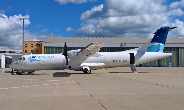 ATR ATR-72 (EI-SLV)