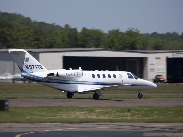 Cessna Citation CJ3 (N971TB) - Take off runway 08.