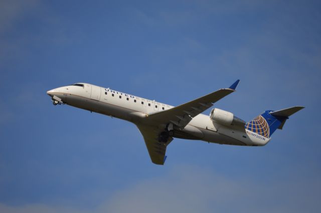 Canadair Regional Jet CRJ-200 (N920SW) - SKW5392 departing for KSFO/SFO.