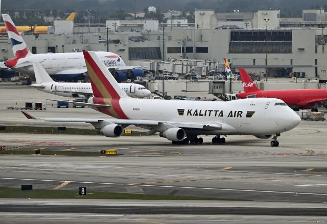Boeing 747-400 (N706CK)