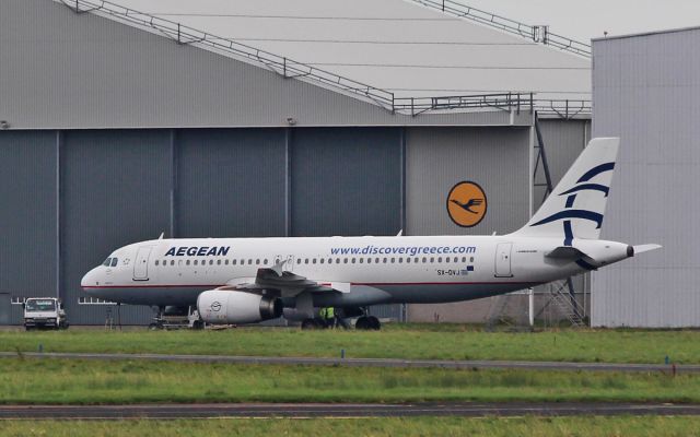 Airbus A320 (SX-DVJ) - aegean a320 sx-dvj at shannon 21/10/16.