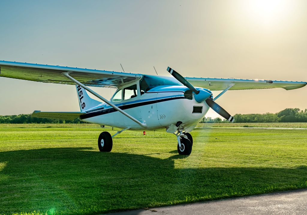 Cessna Skylane (N5LS)