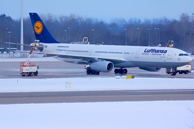 Airbus A330-300 (D-AIKH)