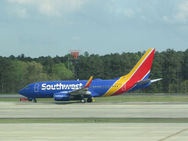 Boeing 737-700 (N730SW)