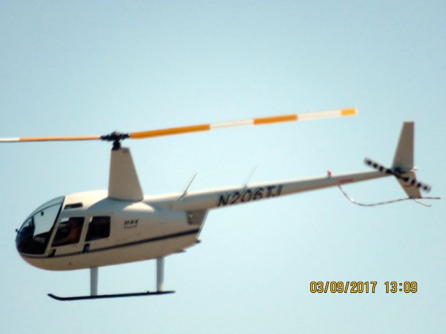 Robinson R-44 (N206TJ)