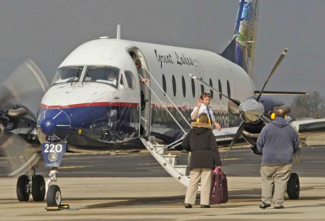 Beechcraft 1900 (N220GL) - Howdy folks!