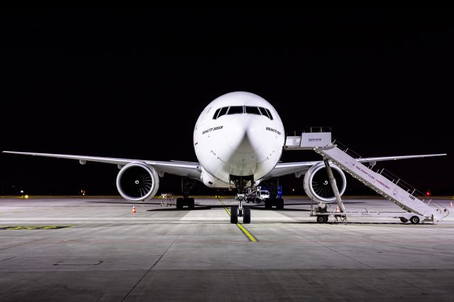 BOEING 777-300ER (A6-EBY) - A6-EBY - Boeing 777-36N(ER) - Emirates 