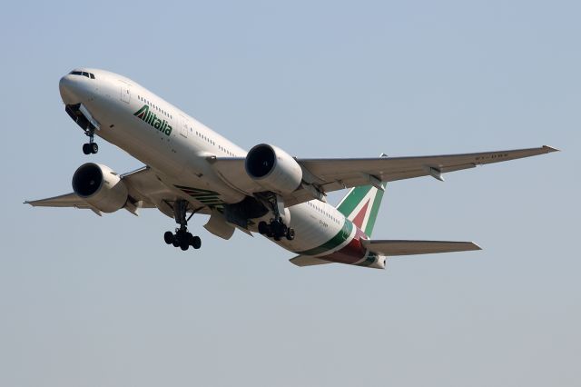 Airbus A330-300 (EI-DBK)