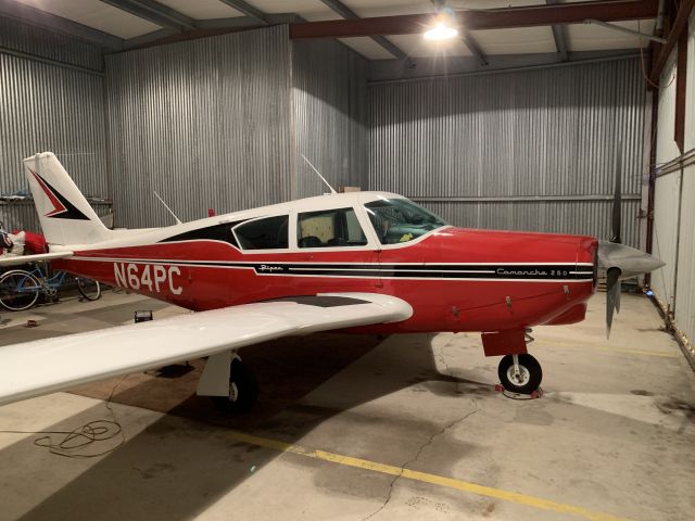 Piper PA-24 Comanche (N64PC)