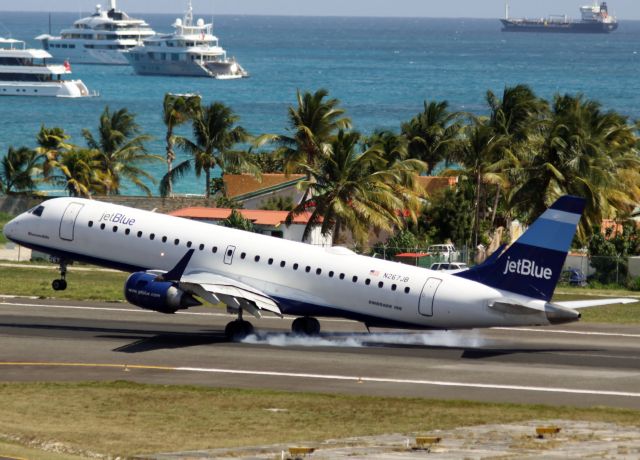 Embraer ERJ-190 (N267JB)