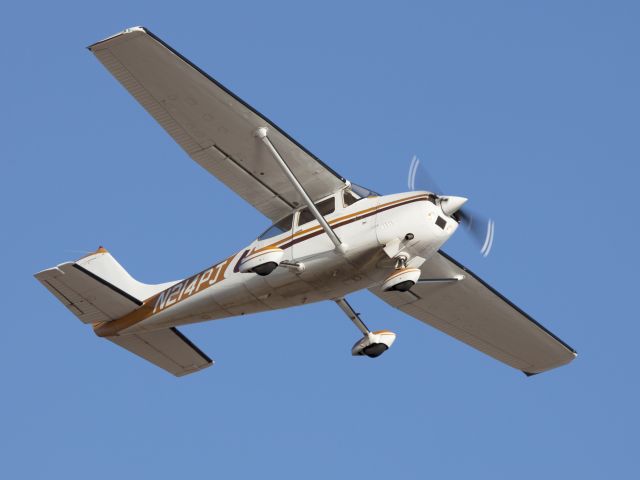 Cessna Skyhawk (N214PJ)