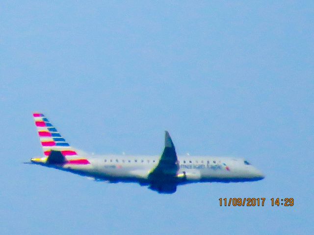 Embraer 175 (N239NN)