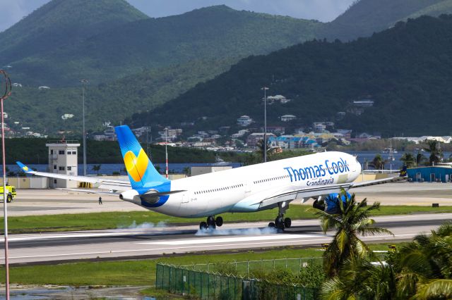 Airbus A330-300 (OY-VKI) - The first landing of Thomas Cook on the island of paradise St Maarten.