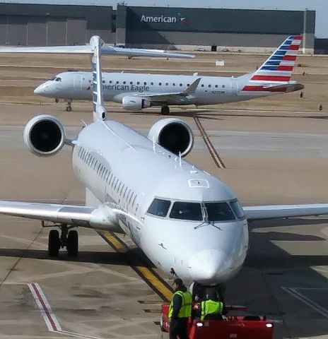 Embraer 170/175 (N226NN) - Taxing out at Dallas-Ft Worth Int'l-DFW 2019