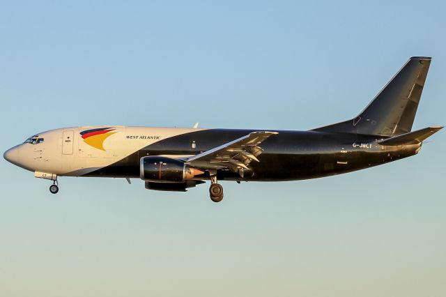 BOEING 737-300 (G-JMCT) - Arriving from I think, Belfast on a regular cargo hop!