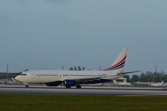 Boeing 737-700 (N624XA)