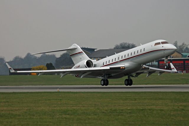 Bombardier Global Express (N704MF)