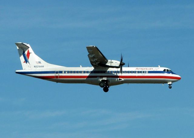 ATR ATR-72 (N529AM) - Final for Rwy 14 at Shreveport Regional.