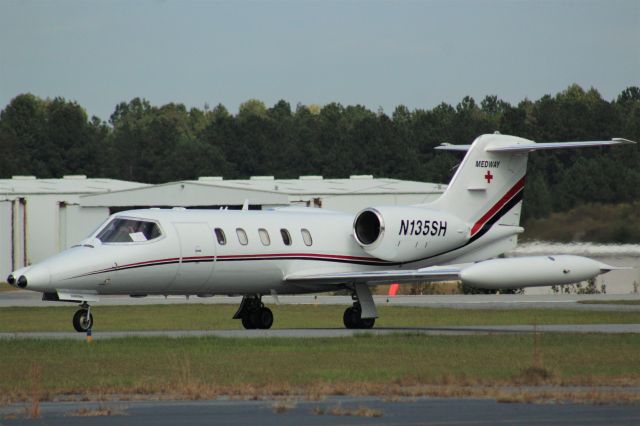 Learjet 35 (N135SH)