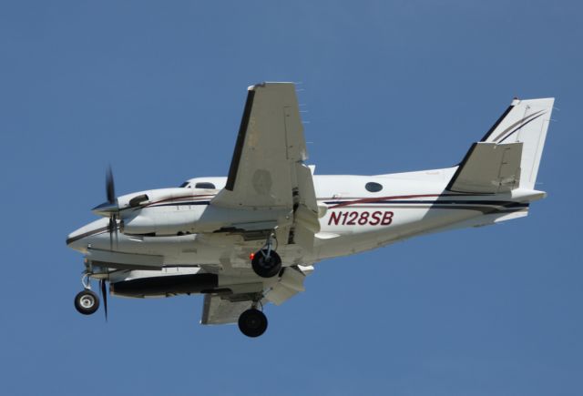 Beechcraft King Air 90 (N128SB) - Landing 30L, 02-24-2013 from KSBA