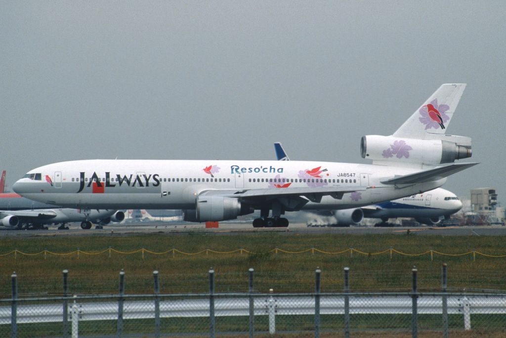 McDonnell Douglas DC-10 (JA8547) - Departure at Narita Intl Airport Rwy34L on 2000/10/18