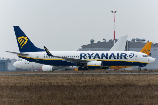 Boeing 737-800 (EI-EBG) - EPRZ