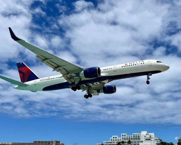 Boeing 757-200 (N689DL) - N689DL on the arrival @ SXM. 3/21/22. 