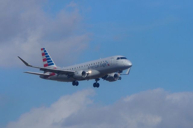 Embraer 170/175 (N231AN)