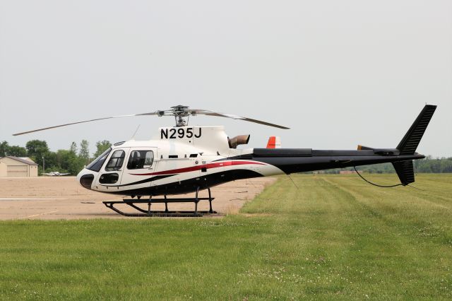 Eurocopter AS-350 AStar (N295J)