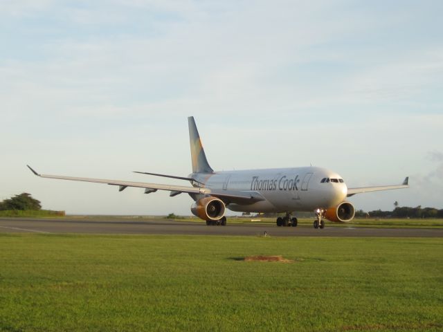 Airbus A330-200 (G-MLJL)