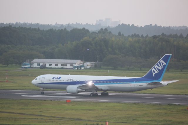 BOEING 767-300 (JA616A)