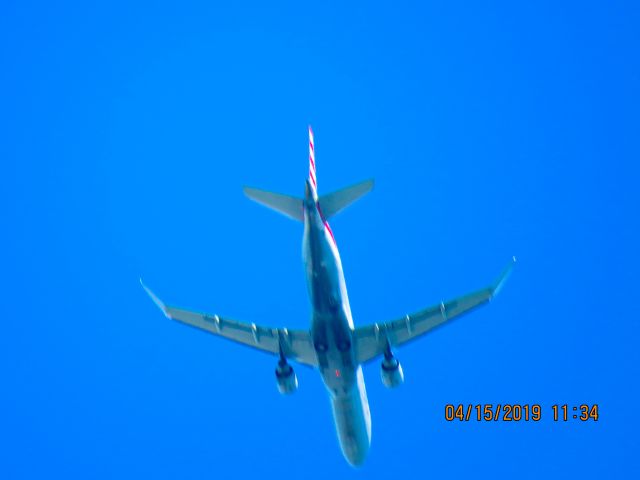 Embraer 175 (N257NN)