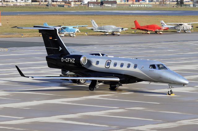 Embraer Phenom 300 (D-CFHZ)